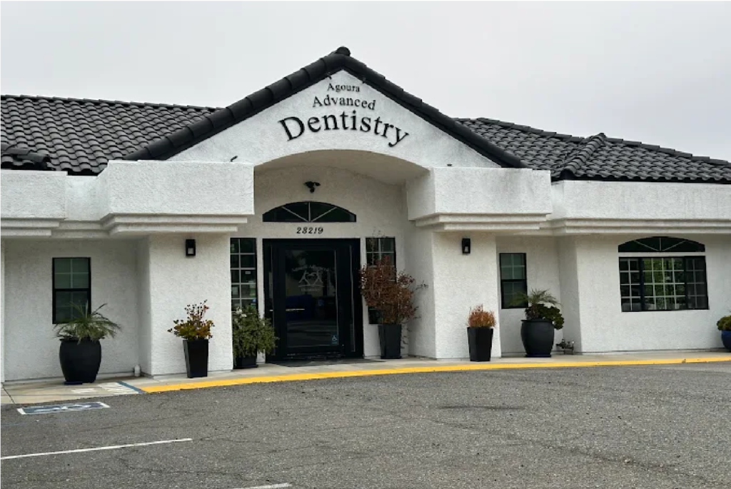 Dental clinic in Agoura Hills